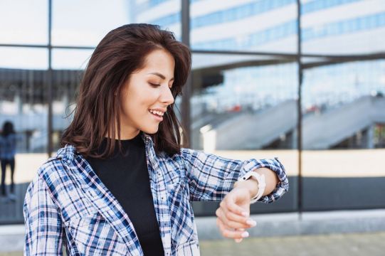 Top 5 damskich zegarków Ice-Watch ze zdobieniami na tarczy